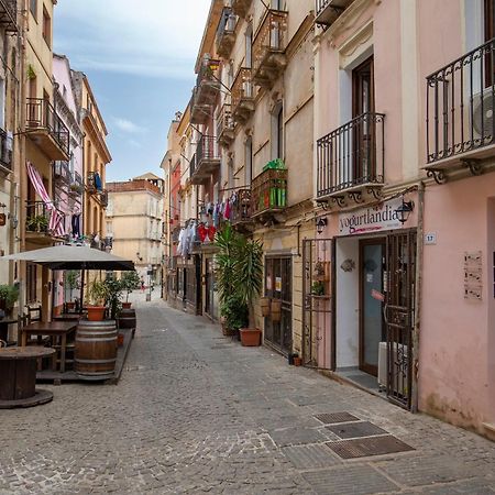 Via Cavour 19, Camere Del Conte Iglesias Exterior photo