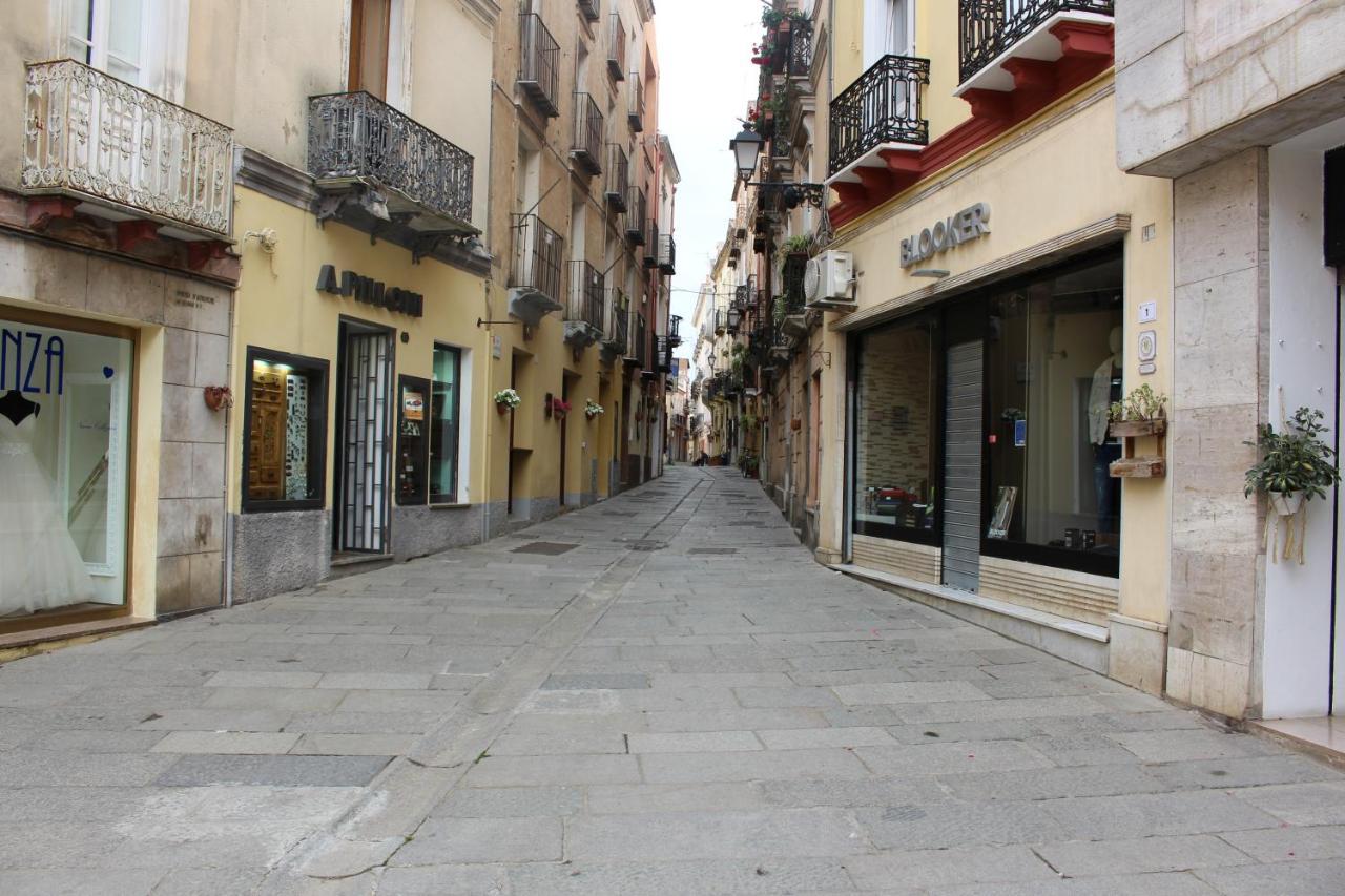 Via Cavour 19, Camere Del Conte Iglesias Exterior photo
