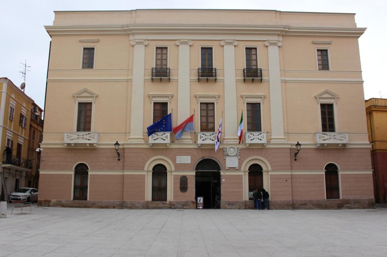 Via Cavour 19, Camere Del Conte Iglesias Exterior photo