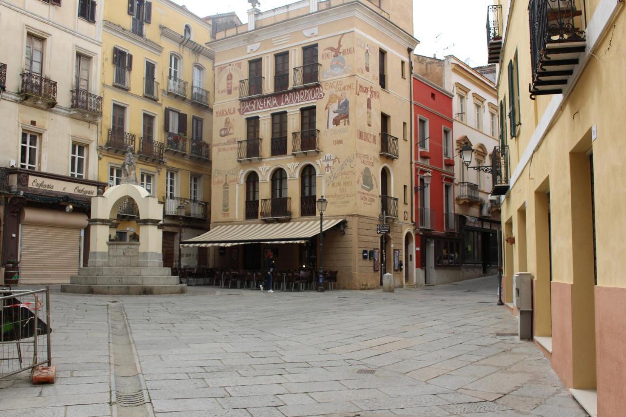 Via Cavour 19, Camere Del Conte Iglesias Exterior photo
